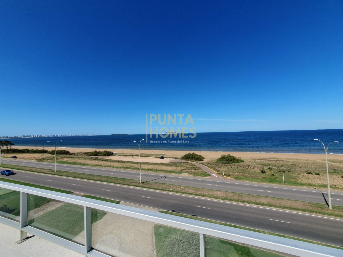 Apartamento ID.1626 - Venta de Penthouse Dúplex de 4 dormitorios en suite, frente al Mar en Punta del Este.