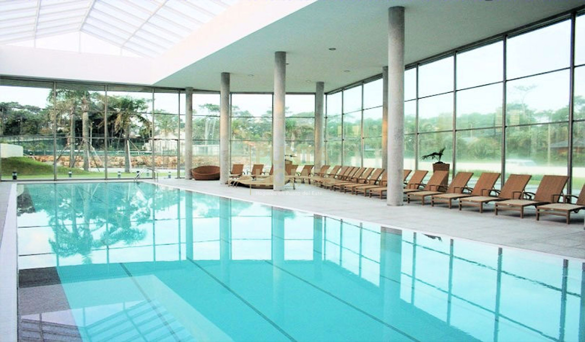 Apartamento ID.99 - Alquiler Temporada Departamento de 3 Dormitorios en Suite en Punta del Este.