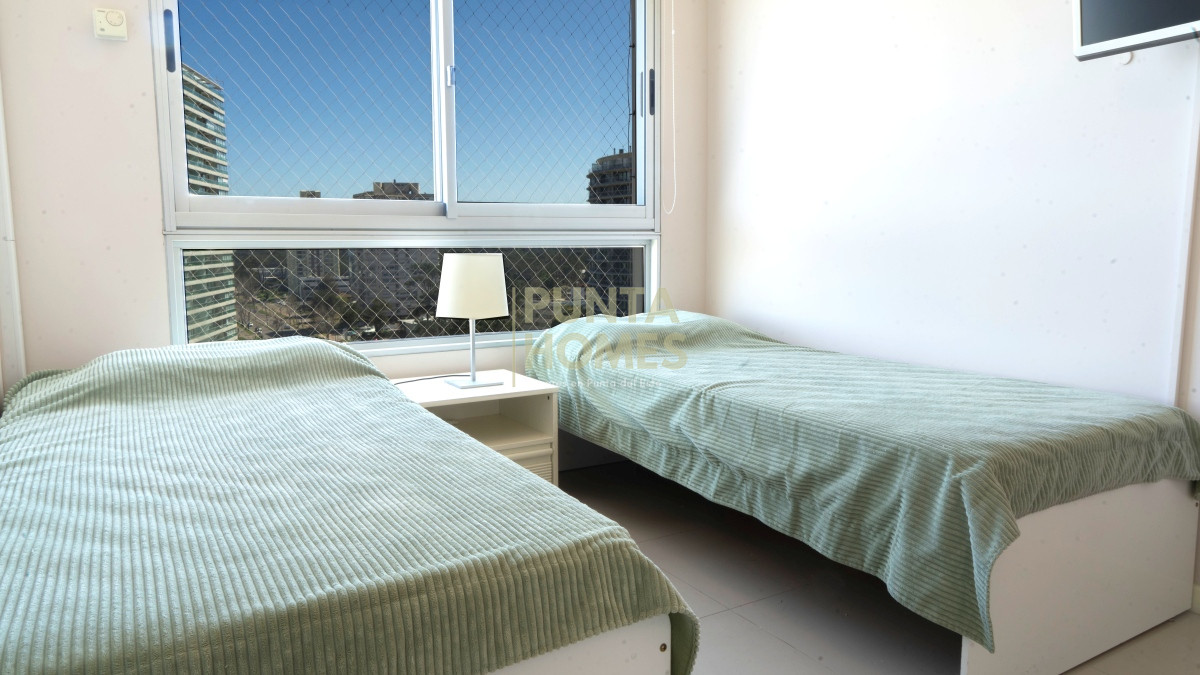 Apartamento ID.3785 - Venta de apartamento de 2 dormitorios en Punta del Este