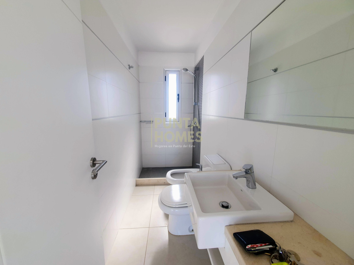 Apartamento ID.1626 - Venta de Penthouse Dúplex de 4 dormitorios en suite, frente al Mar en Punta del Este.
