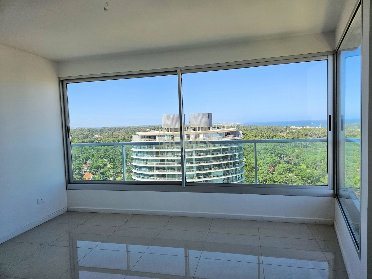 Apartamento ID.3797 - Venta de Apartamento de 3 dormitorios en Roosevelt, a metros del mar en Península.