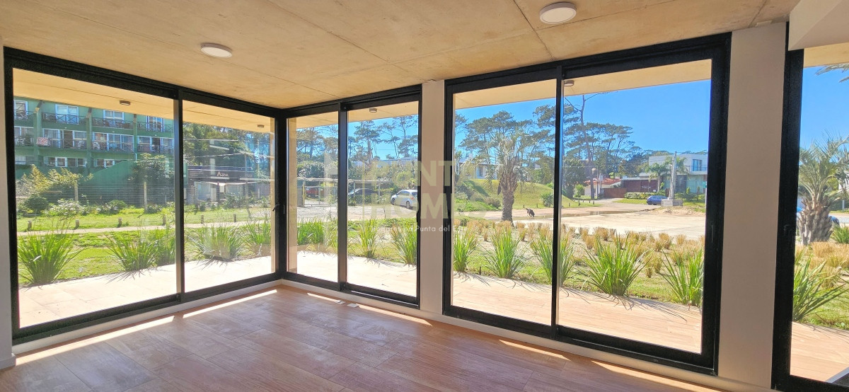 Apartamento ID.3812 - Venta departamento de 2 dormitorios y 2 baños frente al mar en Punta del Este