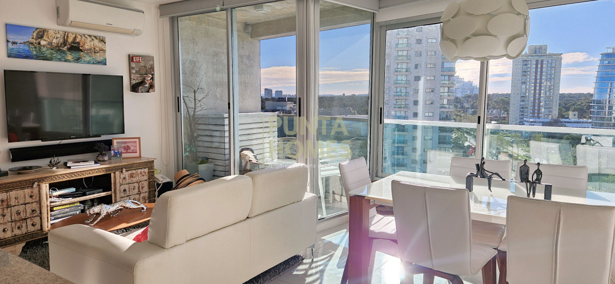 Apartamento ID.3847 - Venta de departamento de 2 dormitorios y 2 baños en Punta del Este.