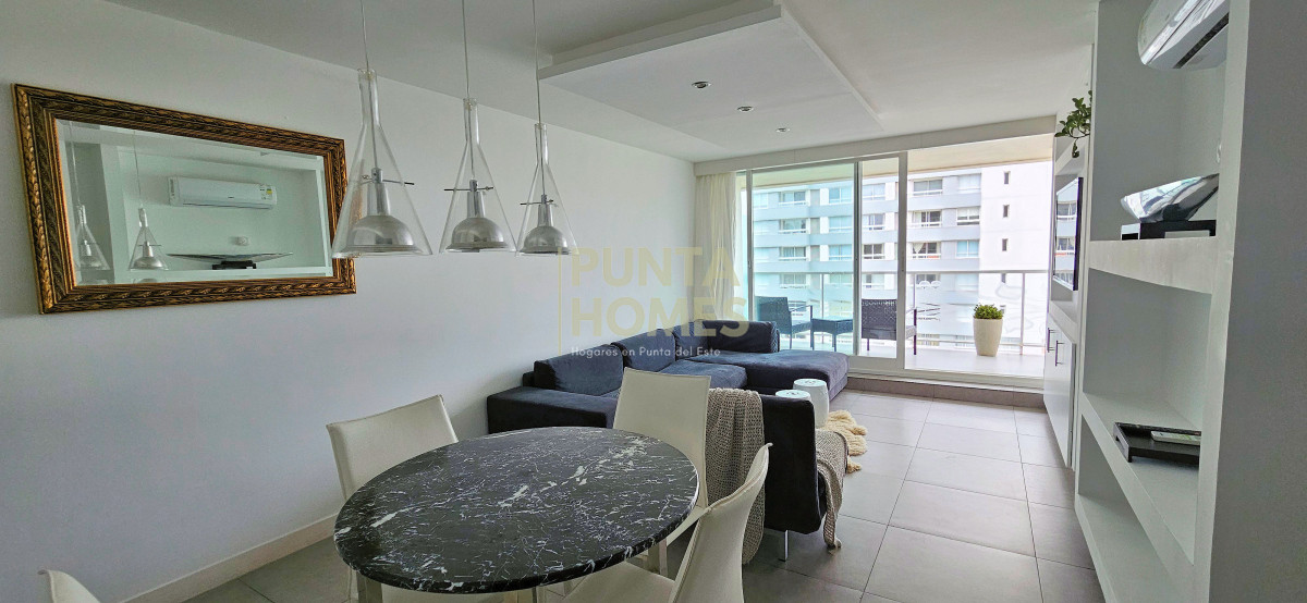Apartamento ID.3822 - Venta de Aparatamento de 1 dormitorio y medio + 2 baños en Torre Yoo en Punta del Este