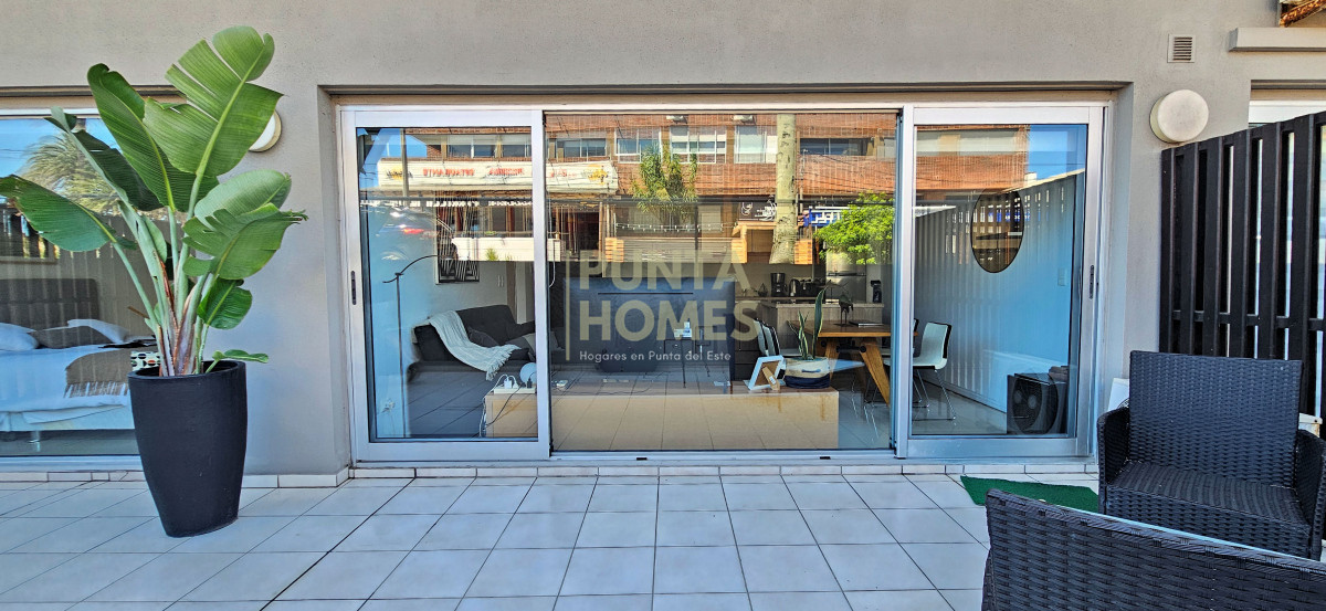 Apartamento ID.3827 - Apartamento 1 Dormitorio en Venta  Puerto de Punta del Este  Planta Baja con Terraza