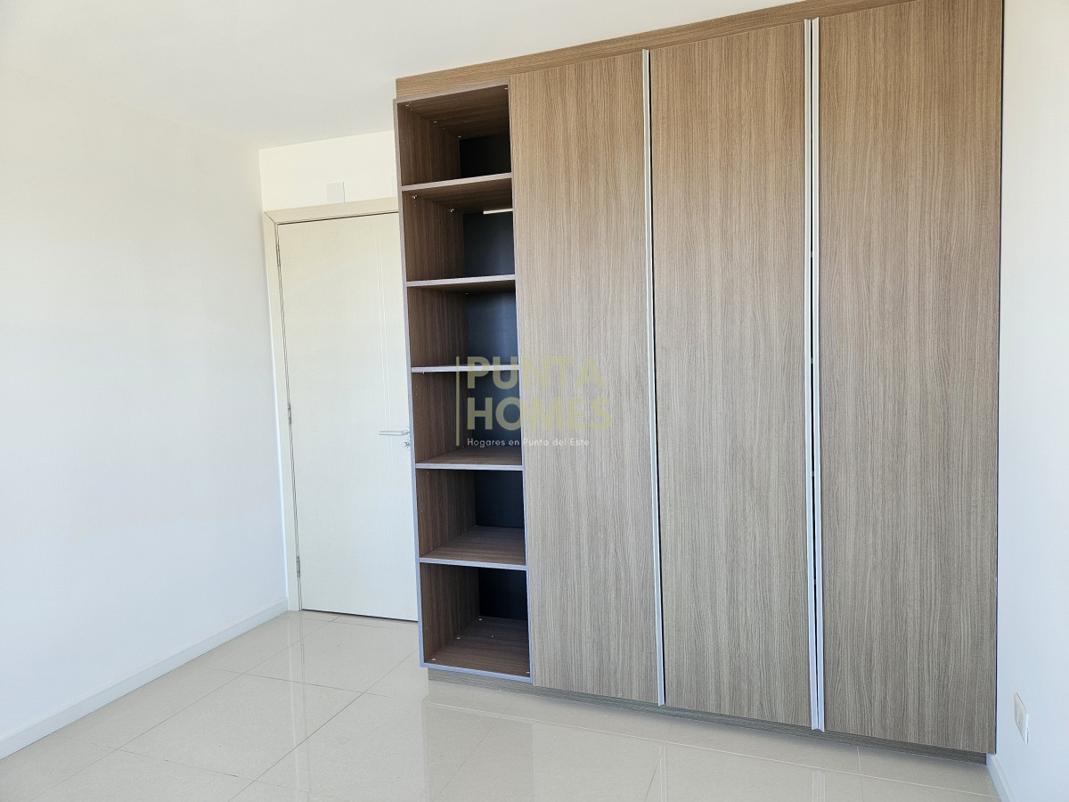 Apartamento ID.3797 - Venta de Apartamento de 3 dormitorios en Roosevelt, a metros del mar en Península.