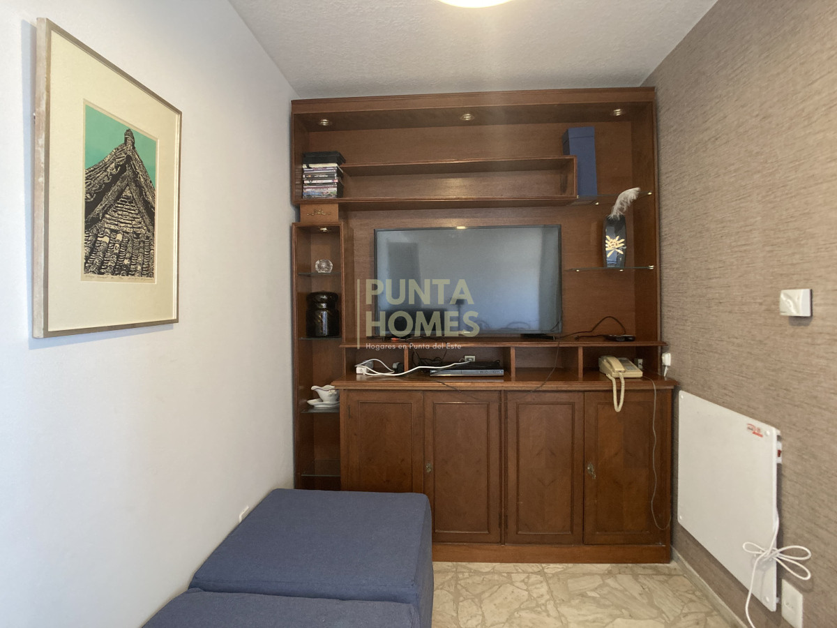 Apartamento ID.3838 - Venta Luminoso apartamento en Peninsula, Punta del Este.