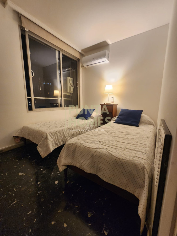 Apartamento ID.3861 - Venta departamento de 2 dormitorios en Edificio Apolo, Península, Punta del Este.