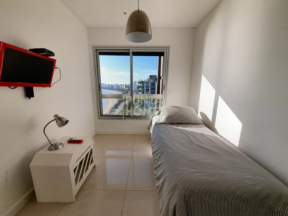 Apartamento ID.84 - Venta. Departamento de 4 Dormitorios en Punta del Este, Uruguay.