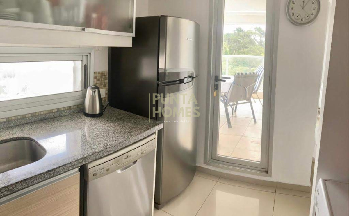 Apartamento ID.1760 - Venta de Departamento de 3 dormitorios + 3 baños.,  Punta del Este.