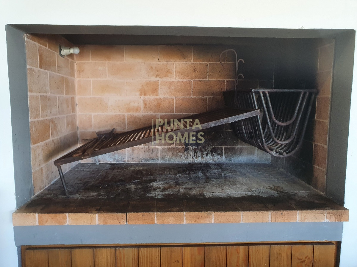 Apartamento ID.1488 - Venta de Apartamento Dúplex de 4 dormitorios en SUITE en Pinares, Playa Mansa, Punta del Este.