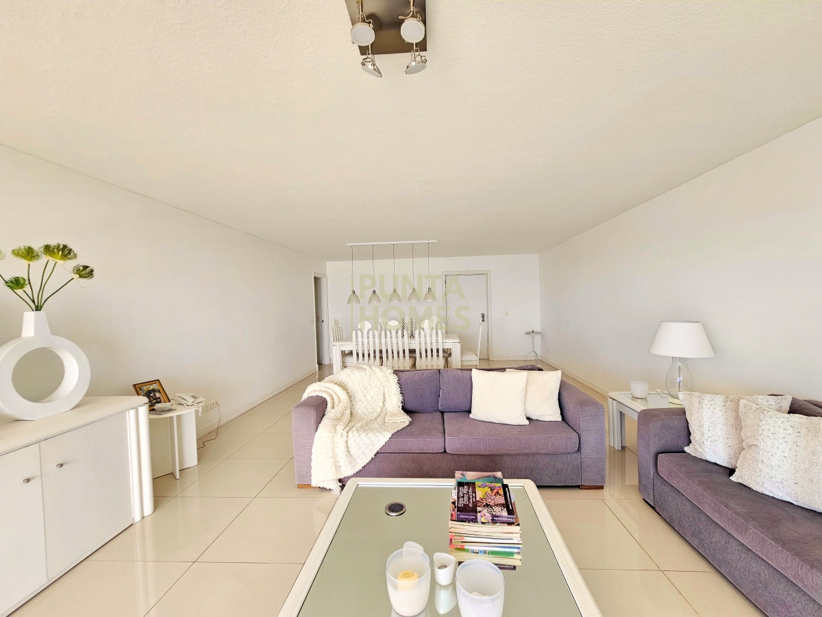 Apartamento ID.84 - Venta. Departamento de 4 Dormitorios en Punta del Este, Uruguay.