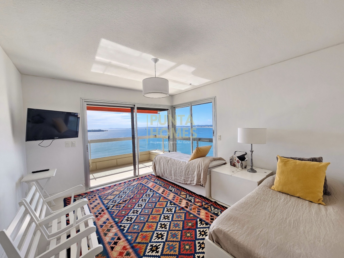 Apartamento ID.84 - Venta. Departamento de 4 Dormitorios en Punta del Este, Uruguay.
