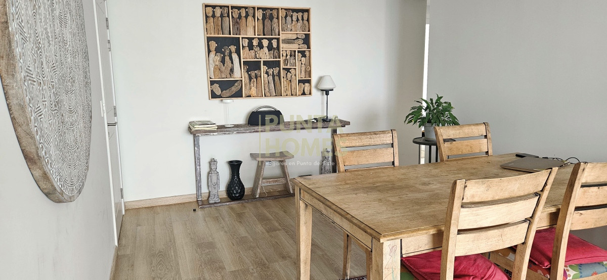 Apartamento ID.3802 - Venta de hermoso departamento de 2 dormitorios en Punta del Este.