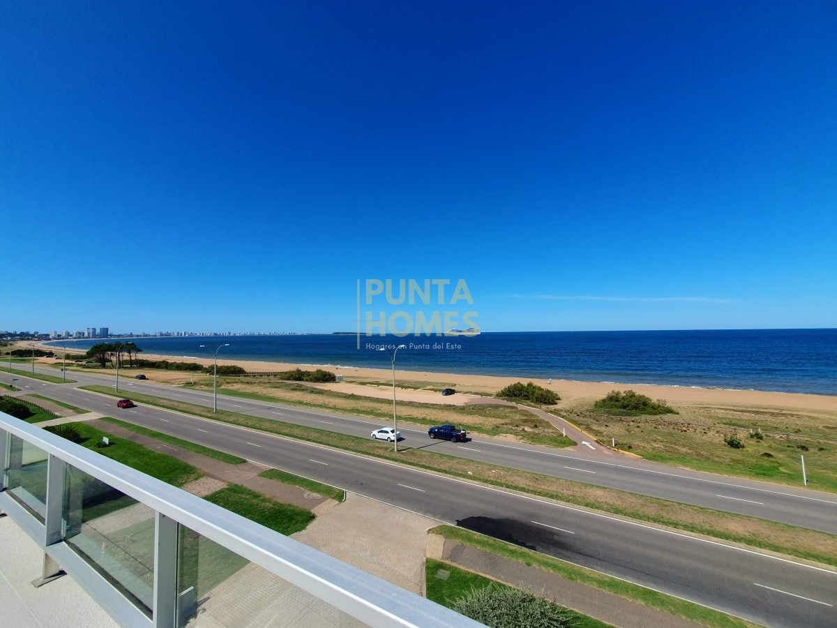 Apartamento ID.1626 - Venta de Penthouse Dúplex de 4 dormitorios en suite, frente al Mar en Punta del Este.