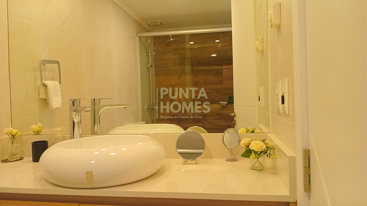 Apartamento ID.3907 - Alquiler temporal en Edificio Cruceros, Punta del Este.