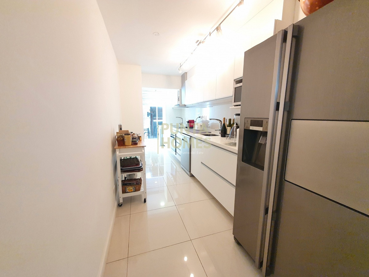 Apartamento ID.84 - Venta. Departamento de 4 Dormitorios en Punta del Este, Uruguay.