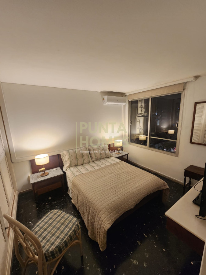 Apartamento ID.3861 - Venta departamento de 2 dormitorios en Edificio Apolo, Península, Punta del Este.