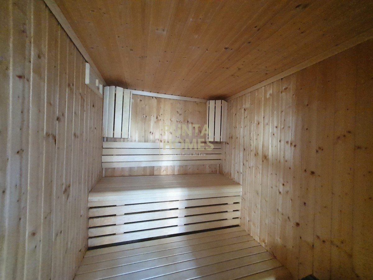 Apartamento ID.1488 - Venta de Apartamento Dúplex de 4 dormitorios en SUITE en Pinares, Playa Mansa, Punta del Este.