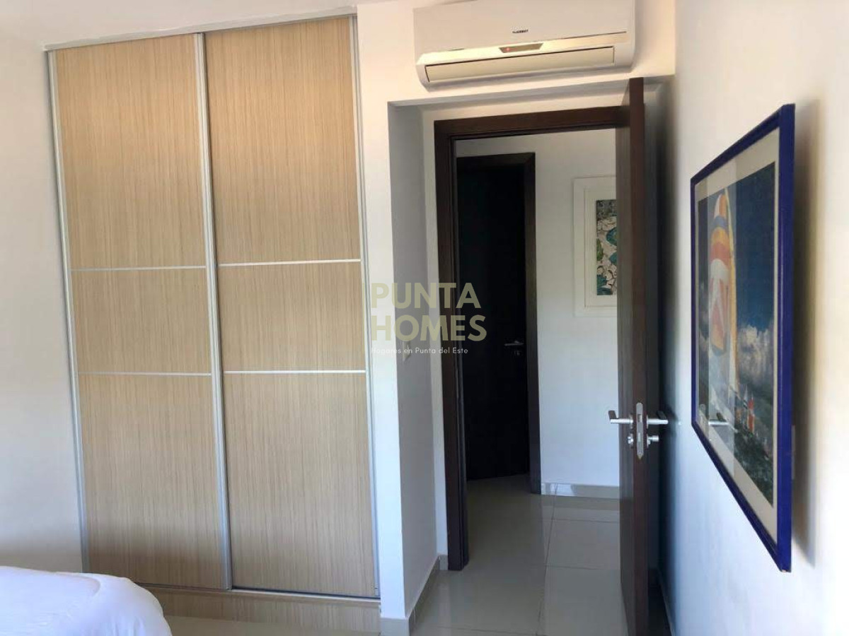 Apartamento ID.1760 - Venta de Departamento de 3 dormitorios + 3 baños.,  Punta del Este.