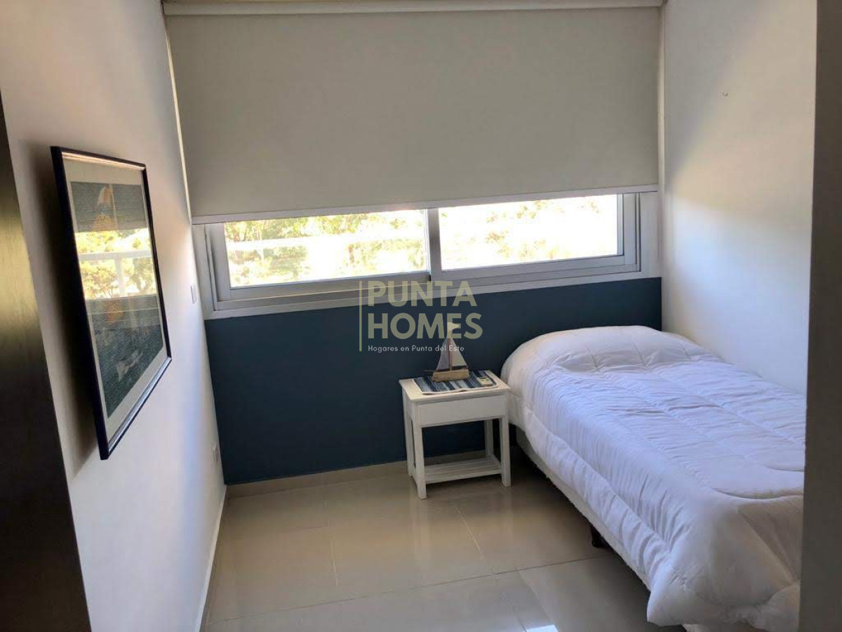 Apartamento ID.1760 - Venta de Departamento de 3 dormitorios + 3 baños.,  Punta del Este.
