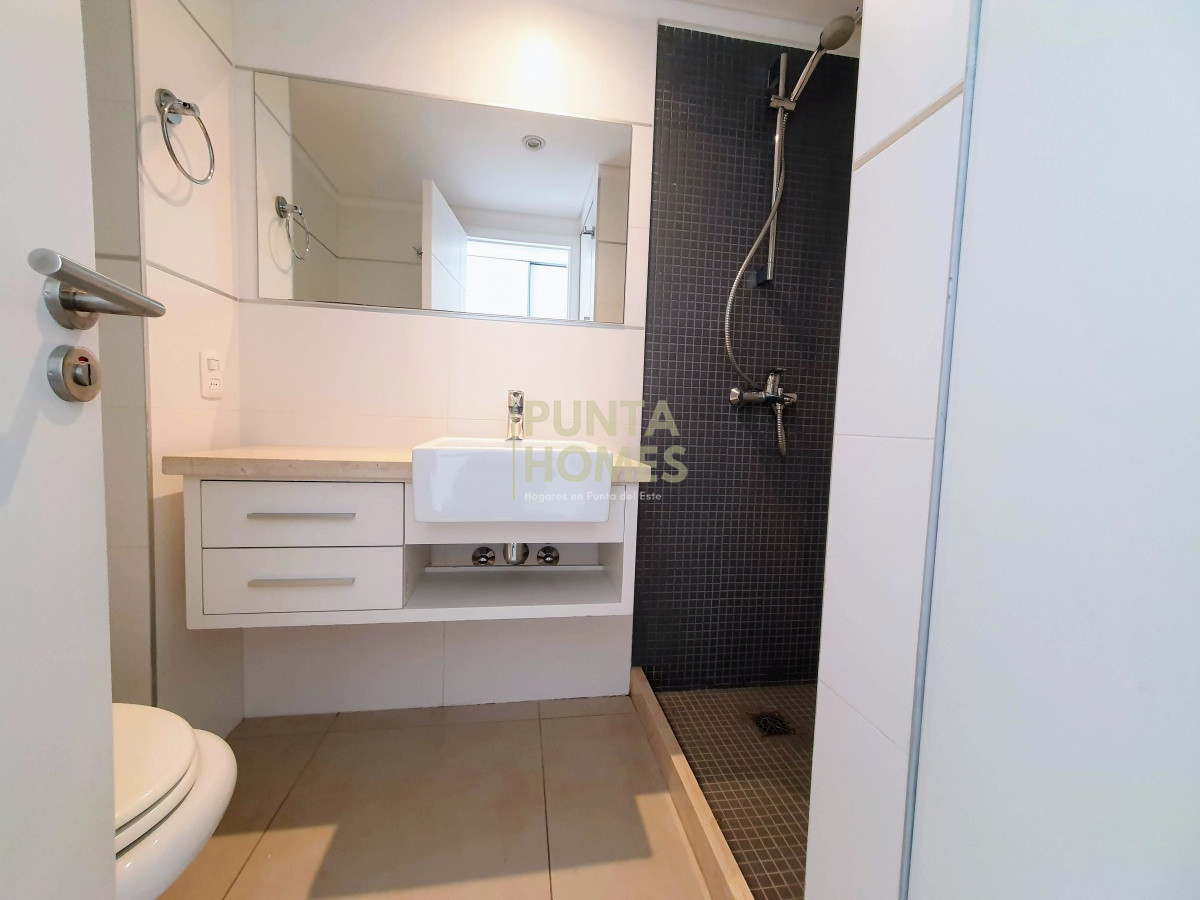 Apartamento ID.1626 - Venta de Penthouse Dúplex de 4 dormitorios en suite, frente al Mar en Punta del Este.