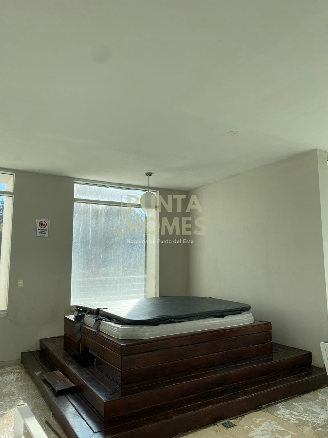 Apartamento ID.3836 - Venta apartamento en Punta del Este con amplia vista