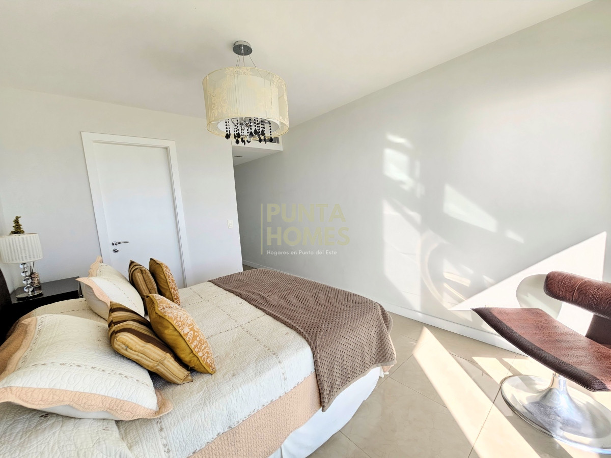 Apartamento ID.99 - Alquiler Temporada Departamento de 3 Dormitorios en Suite en Punta del Este.