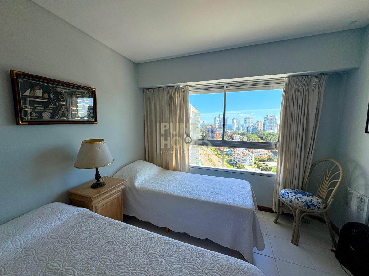 Apartamento ID.3877 - Apartamento frente a la brava con 4 dormitorios