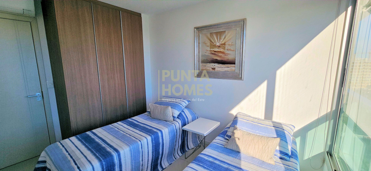 Apartamento ID.3847 - Venta de departamento de 2 dormitorios y 2 baños en Punta del Este.