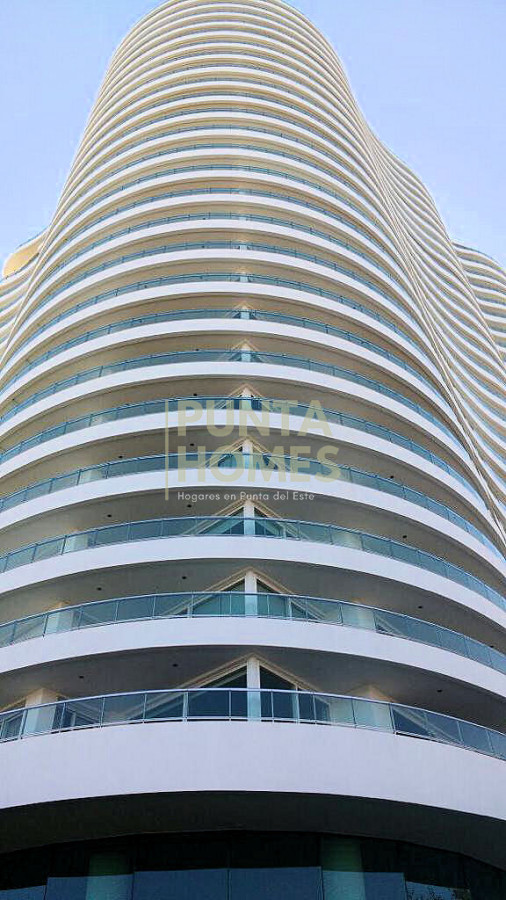 Apartamento ID.99 - Alquiler Temporada Departamento de 3 Dormitorios en Suite en Punta del Este.