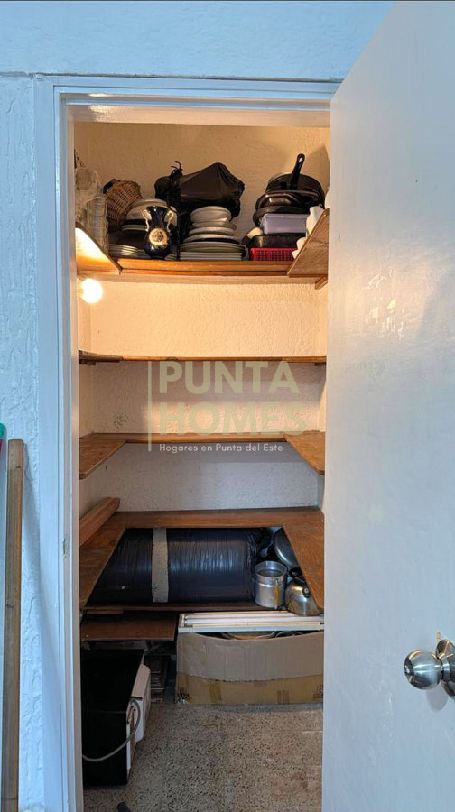 Apartamento ID.3886 - Renta asegurada en la Península de Punta del Este.! Departamento + monoambiente + local comercial