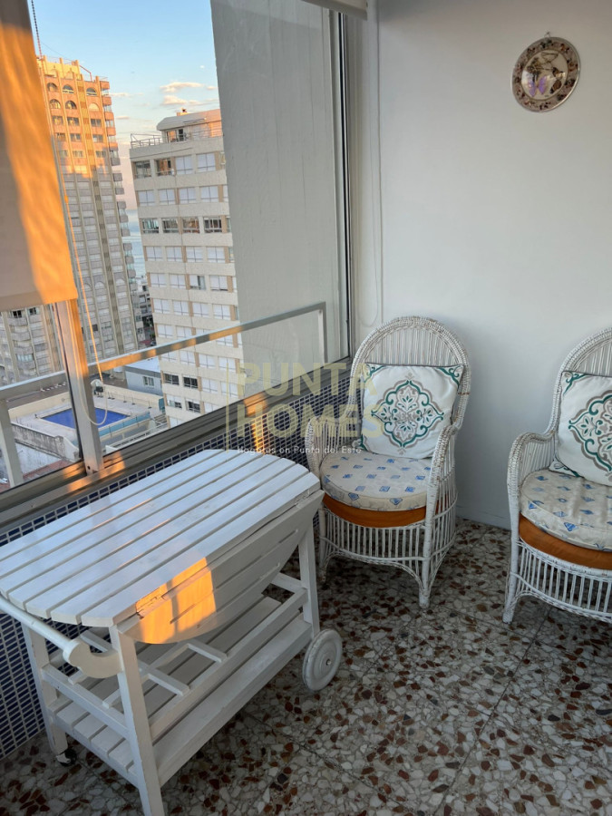 Apartamento ID.3861 - Venta departamento de 2 dormitorios en Edificio Apolo, Península, Punta del Este.