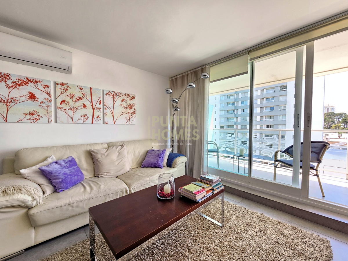 Apartamento ID.3784 - Venta de apartamento  de 1 dormitorio y medio en Edificio Yoo, Punta del Este.
