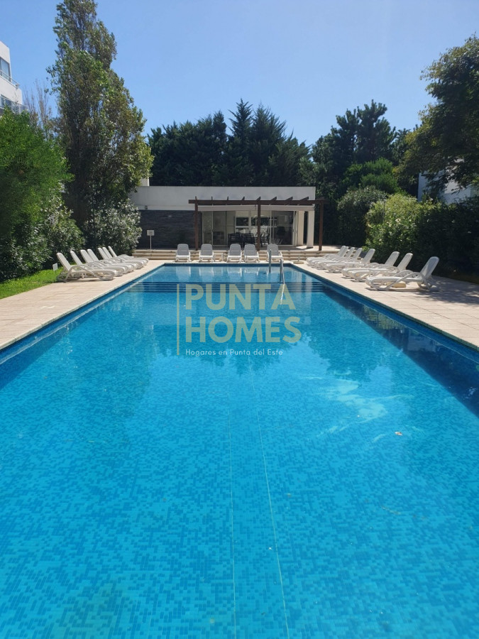 Apartamento ID.1626 - Venta de Penthouse Dúplex de 4 dormitorios en suite, frente al Mar en Punta del Este.