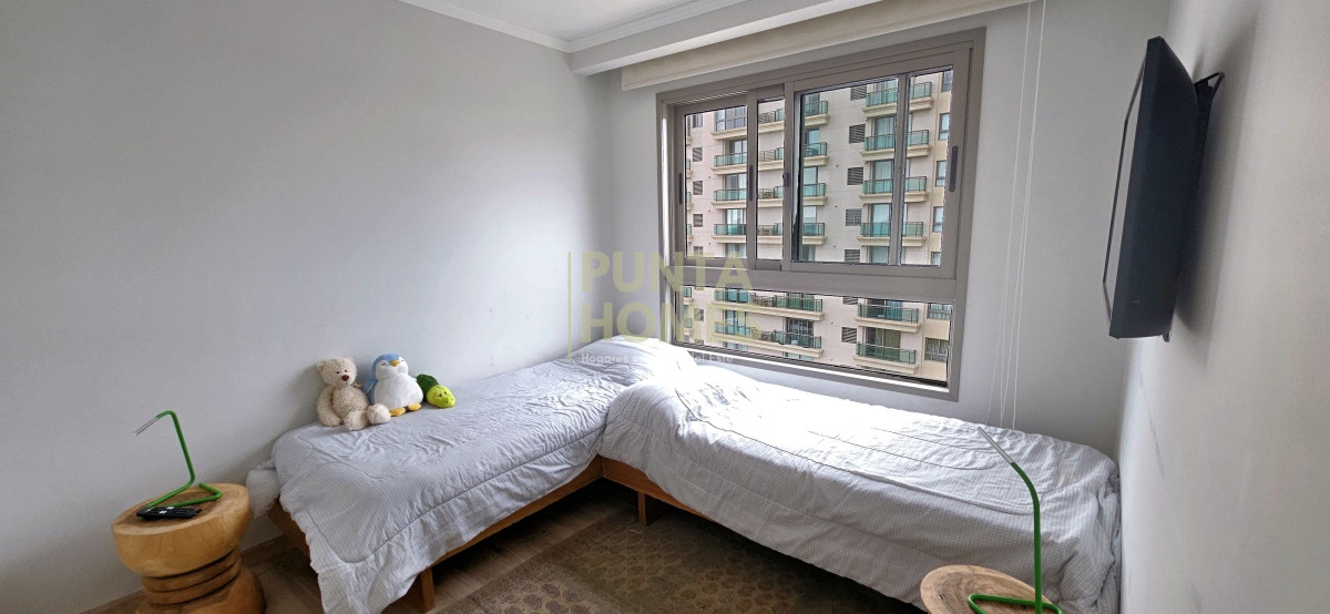 Apartamento ID.3802 - Venta de hermoso departamento de 2 dormitorios en Punta del Este.