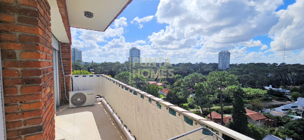 Apartamento ID.3952 - Venta de Apartamento de 3 dormitorios en Arcobaleno, Punta del Este.