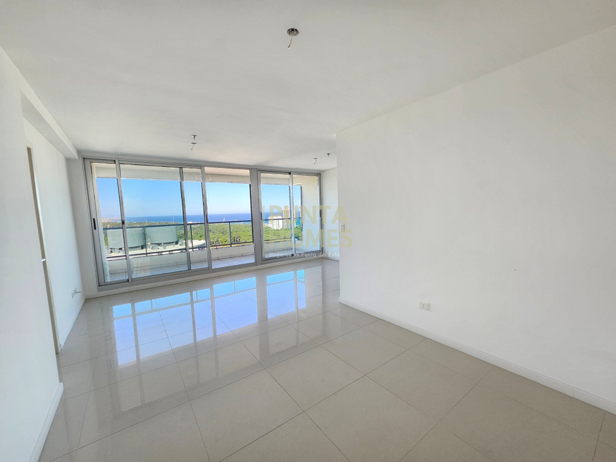 Apartamento ID.3796 - Venta de departamento de 3 dormitorios en Punta del Este.