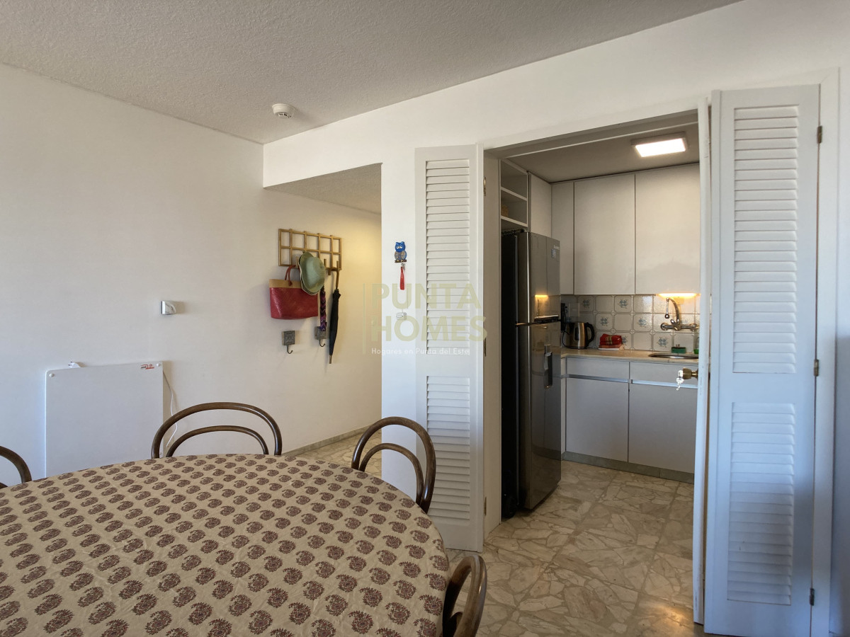 Apartamento ID.3838 - Venta Luminoso apartamento en Peninsula, Punta del Este.