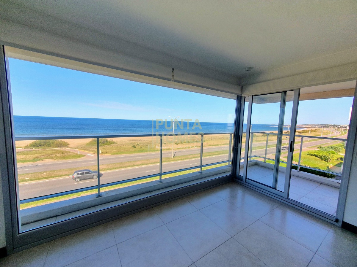 Apartamento ID.1626 - Venta de Penthouse Dúplex de 4 dormitorios en suite, frente al Mar en Punta del Este.