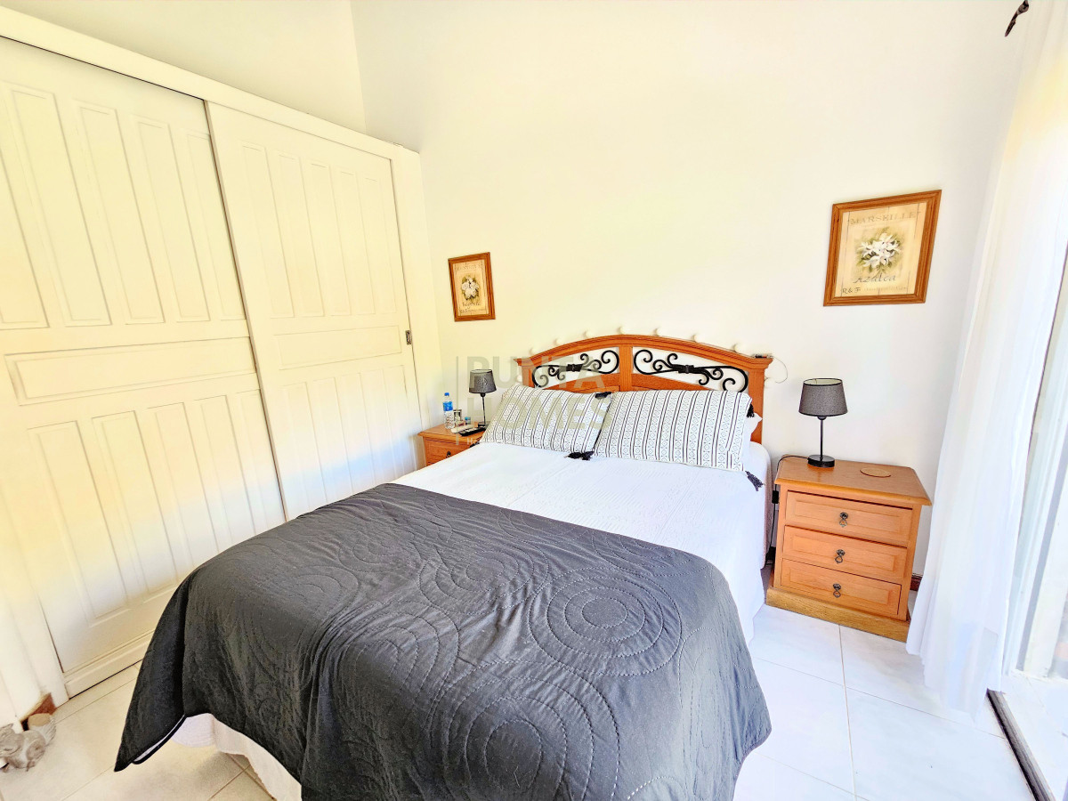 Apartamento ID.3867 - Apartamento de 2 dormitorios en Venta en Barrio cerrado en Punta del Este