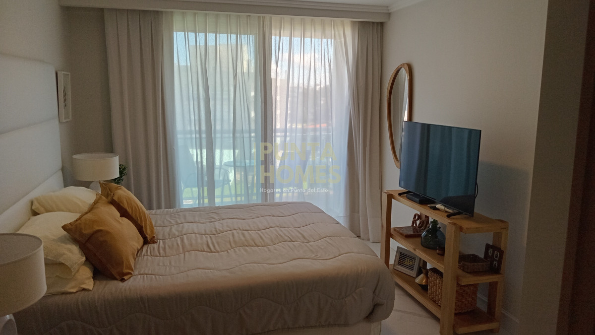 Apartamento ID.3907 - Alquiler temporal en Edificio Cruceros, Punta del Este.
