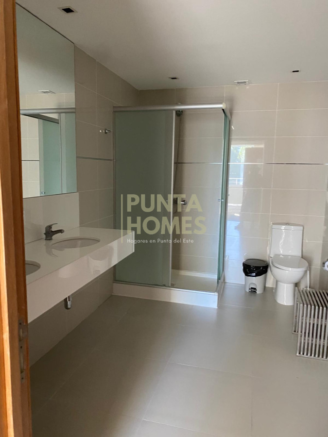 Apartamento ID.3836 - Venta apartamento en Punta del Este con amplia vista