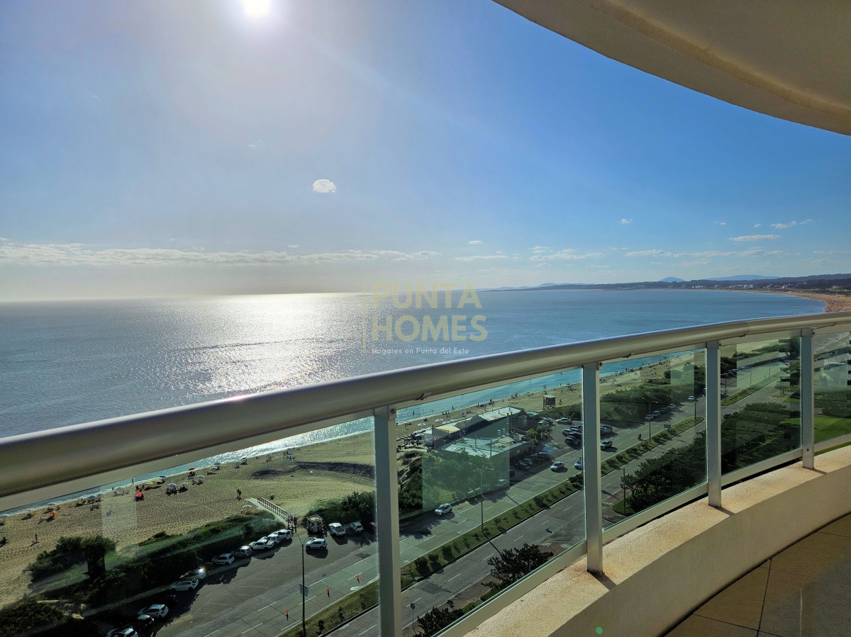 Apartamento ID.99 - Alquiler Temporada Departamento de 3 Dormitorios en Suite en Punta del Este.
