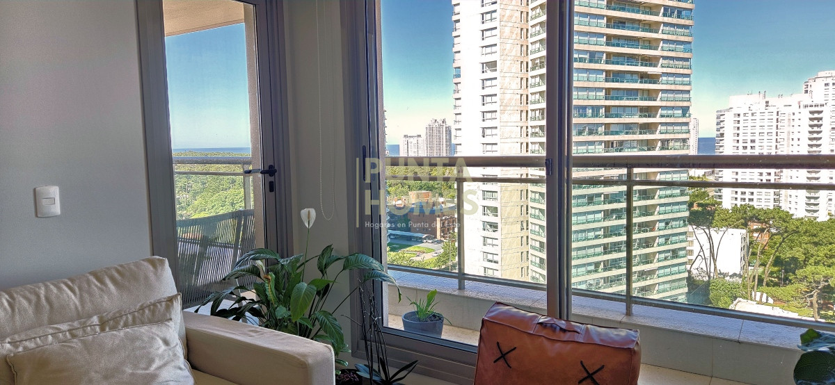Apartamento ID.3802 - Venta de hermoso departamento de 2 dormitorios en Punta del Este.