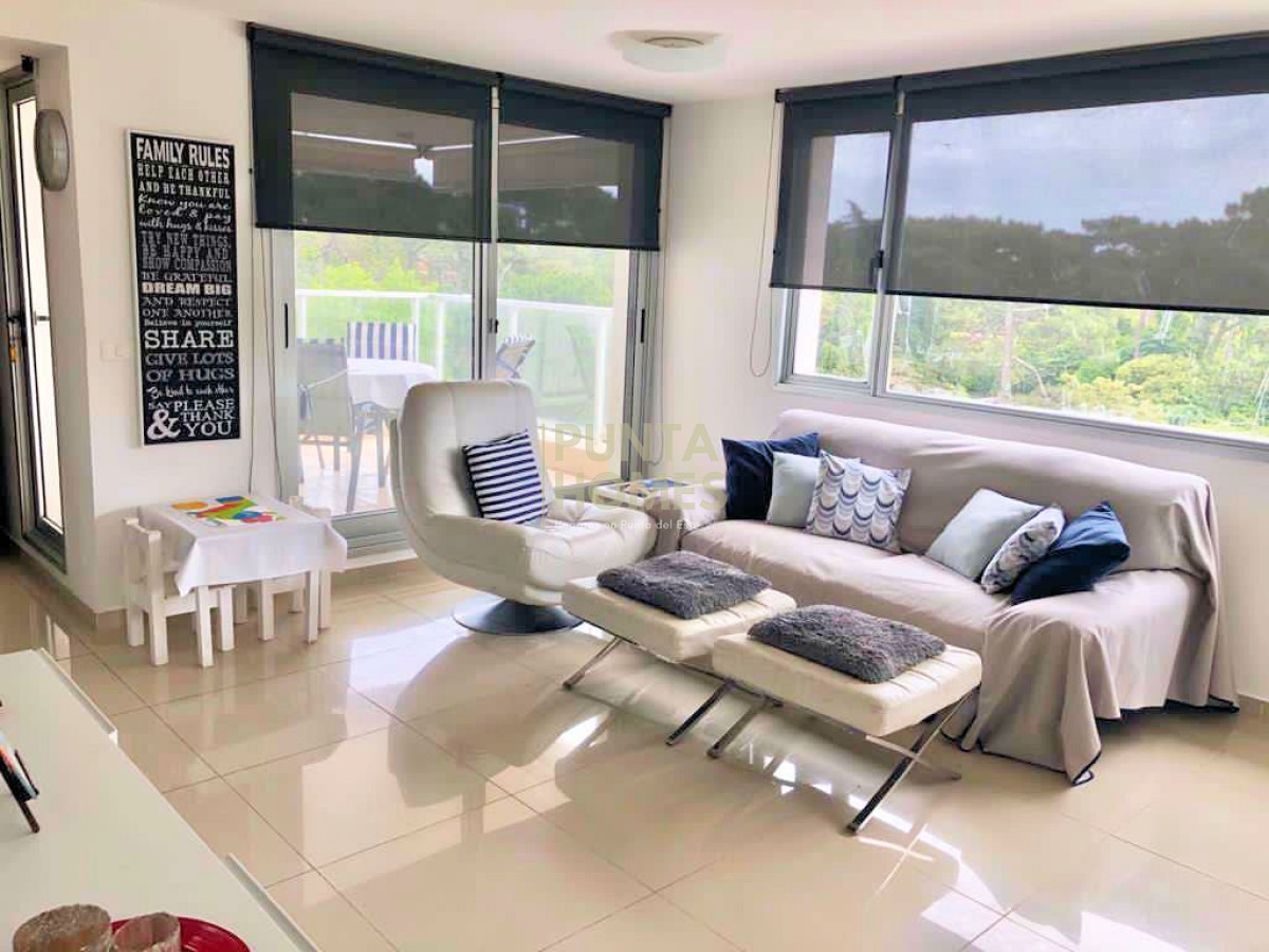 Apartamento ID.1760 - Venta de Departamento de 3 dormitorios + 3 baños.,  Punta del Este.