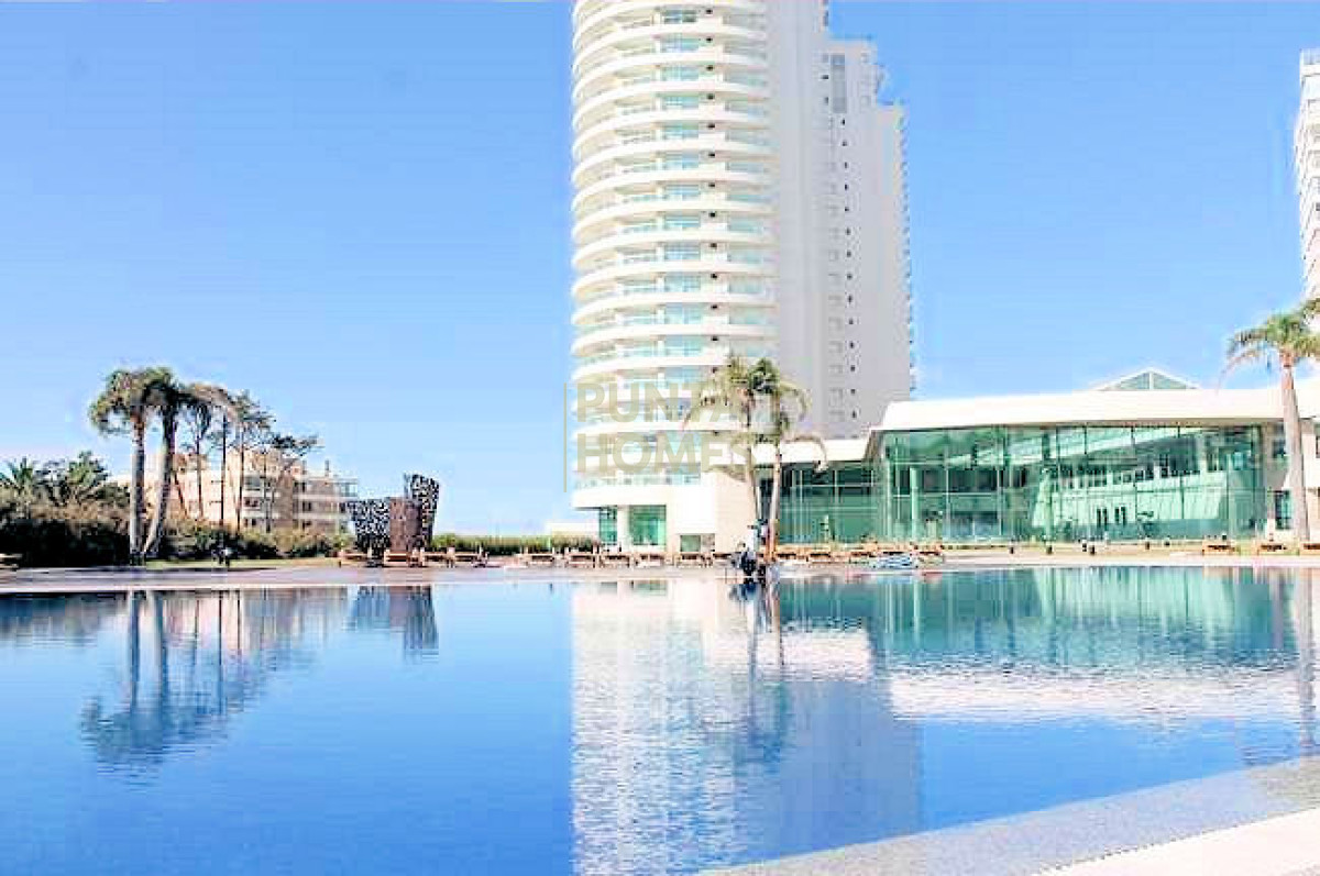 Apartamento ID.99 - Alquiler Temporada Departamento de 3 Dormitorios en Suite en Punta del Este.