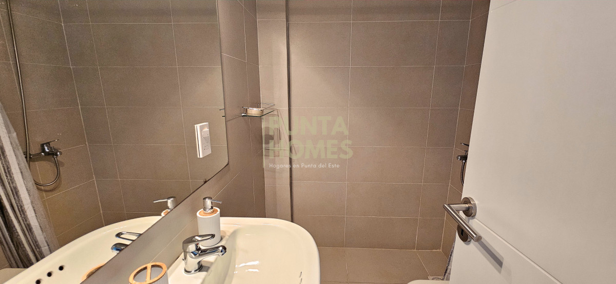 Apartamento ID.3833 - Venta de apartamento 2 dormitorios y 2 baños en Montoya, La Barra, Punta del Este.