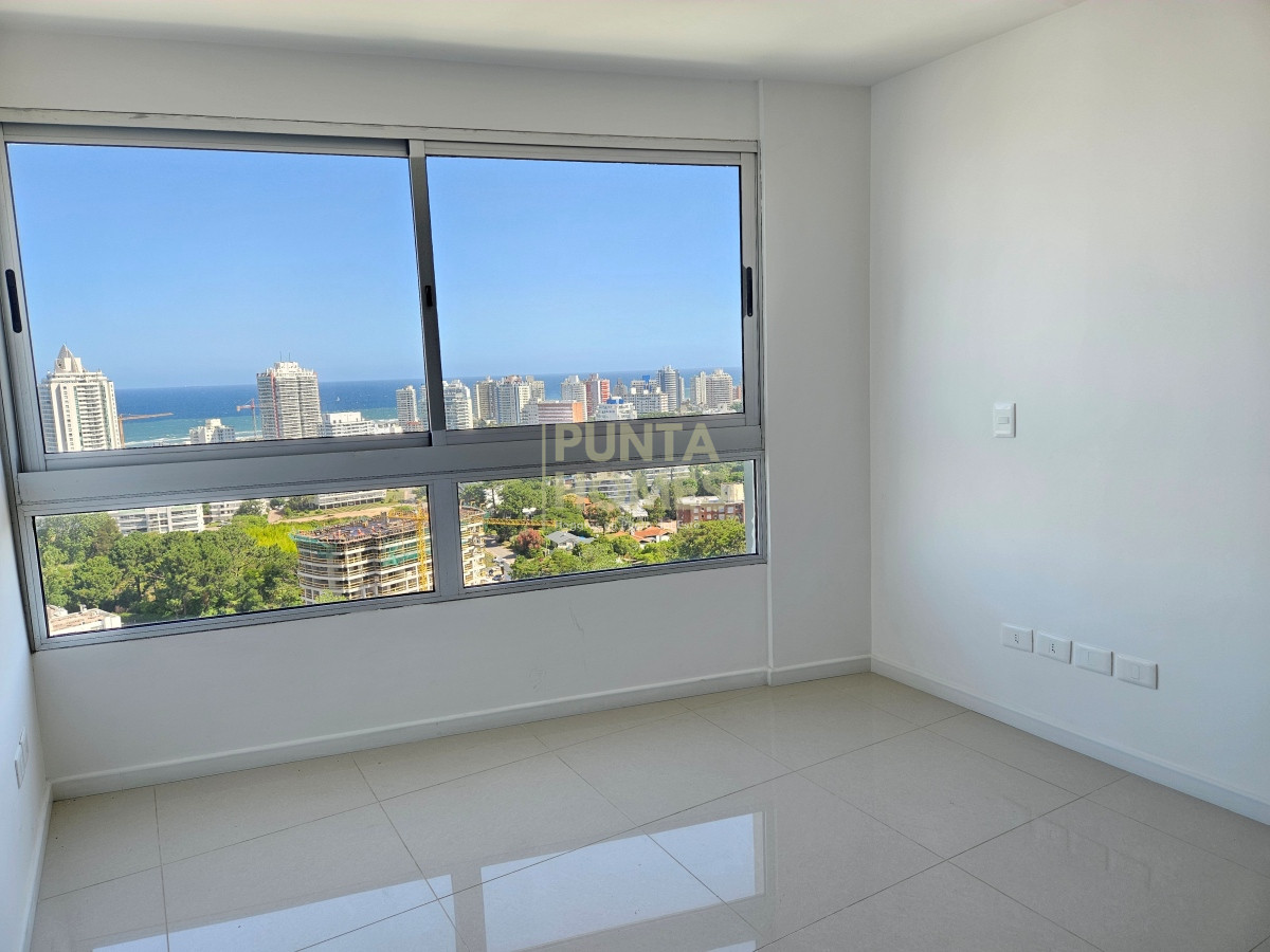 Apartamento ID.3797 - Venta de Apartamento de 3 dormitorios en Roosevelt, a metros del mar en Península.