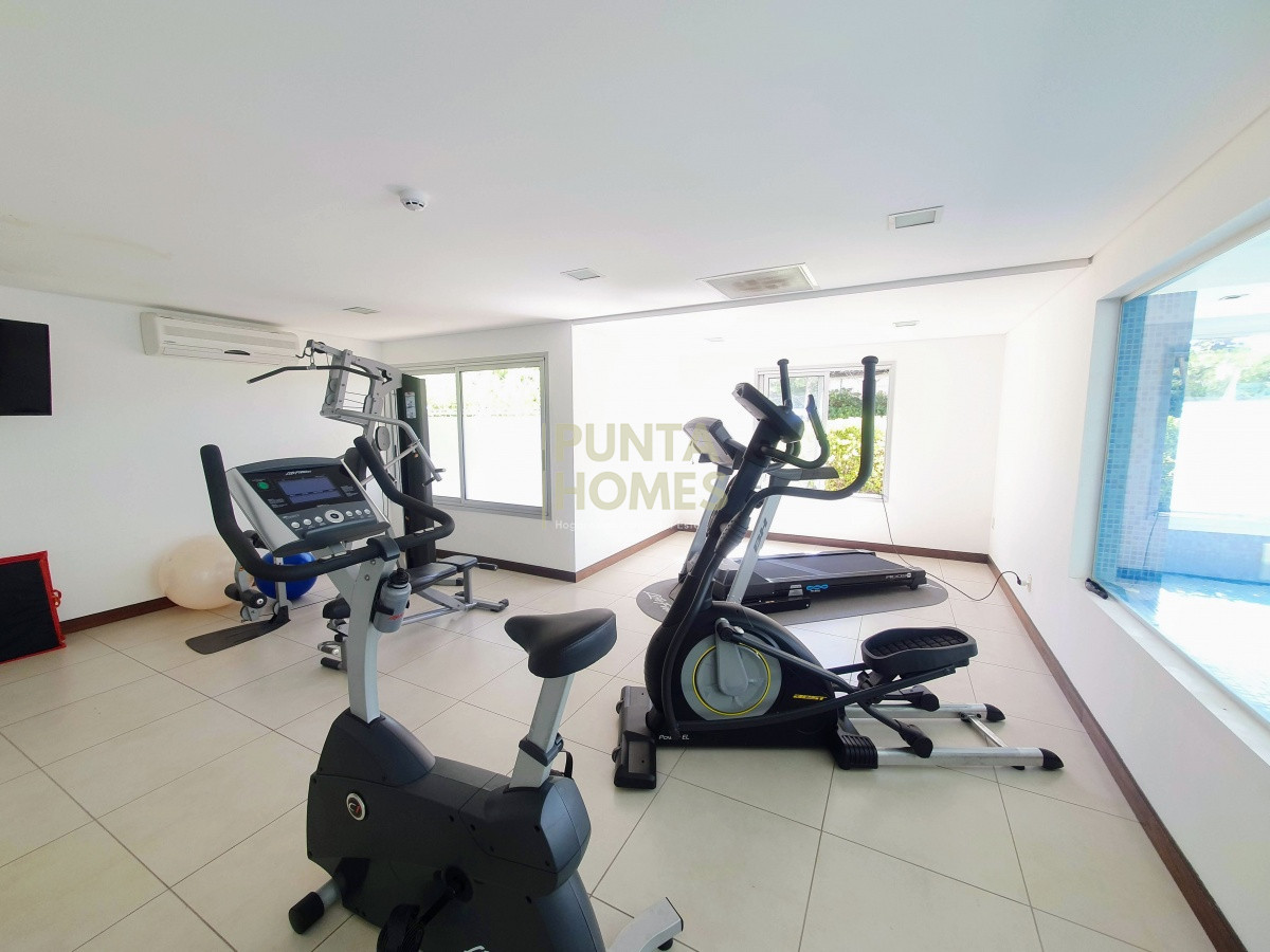 Apartamento ID.1626 - Venta de Penthouse Dúplex de 4 dormitorios en suite, frente al Mar en Punta del Este.